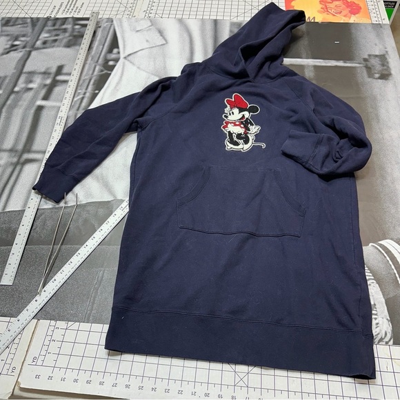 Uniqlo X Disney Mickey Stands Minnie Women’s Sz XL Longline Hoodie A35 - Picture 2 of 5